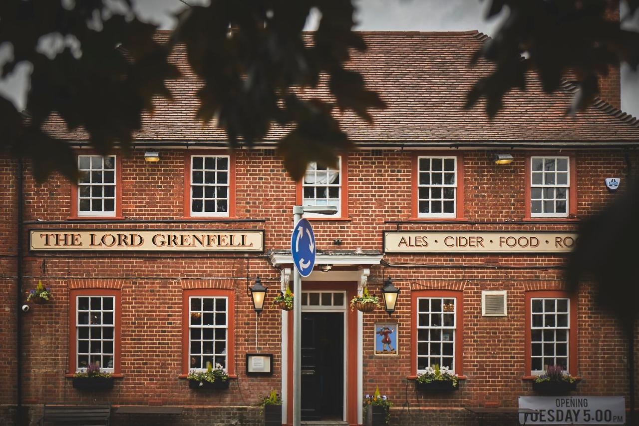 The Lord Grenfell Bed & Breakfast Maidenhead Luaran gambar The Lord Grenville