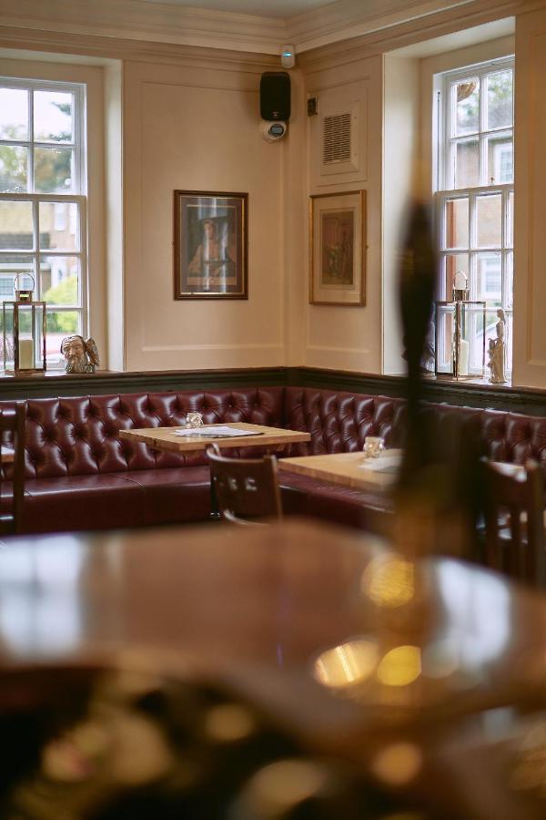 The Lord Grenfell Bed & Breakfast Maidenhead Luaran gambar The interior of the restaurant